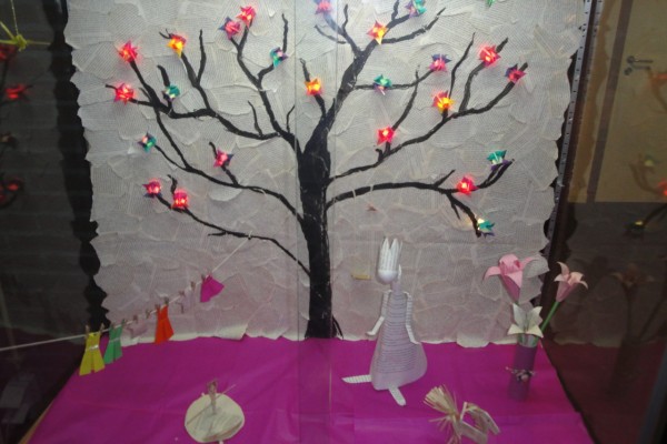 vitrine-origami5b547D6548-5C2D-06DD-2FA5-FA3D960F8BF2.jpg